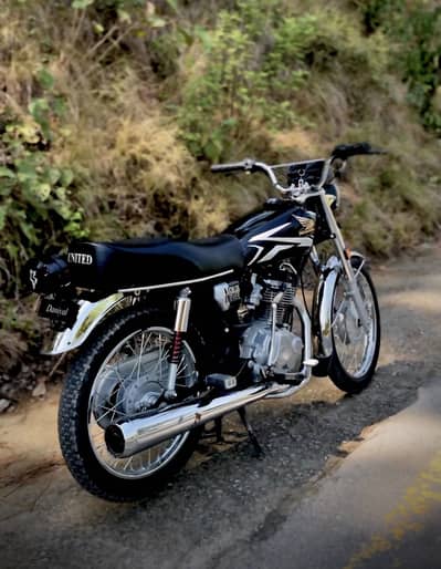 United 125