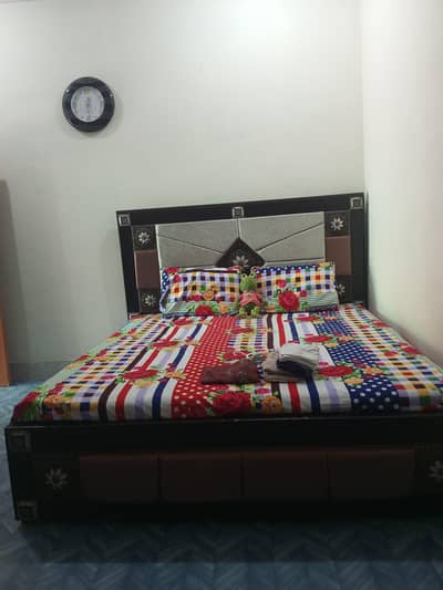 bed and Side tabal