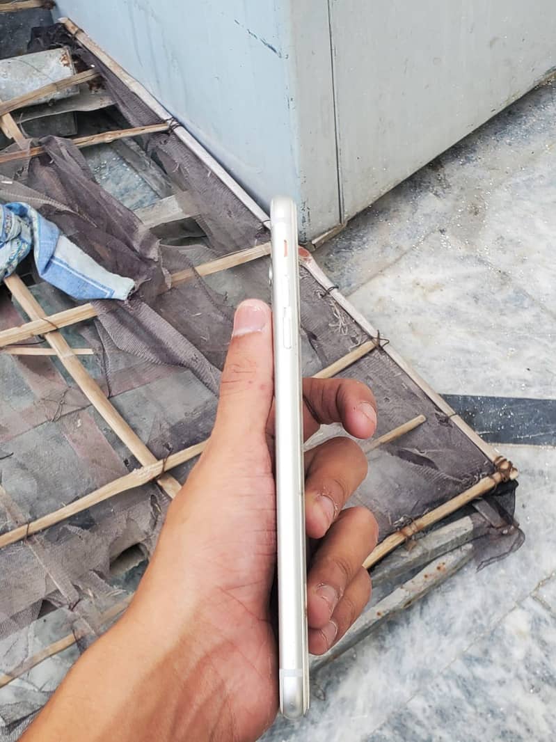 Apple iPhone 6 Plus 0