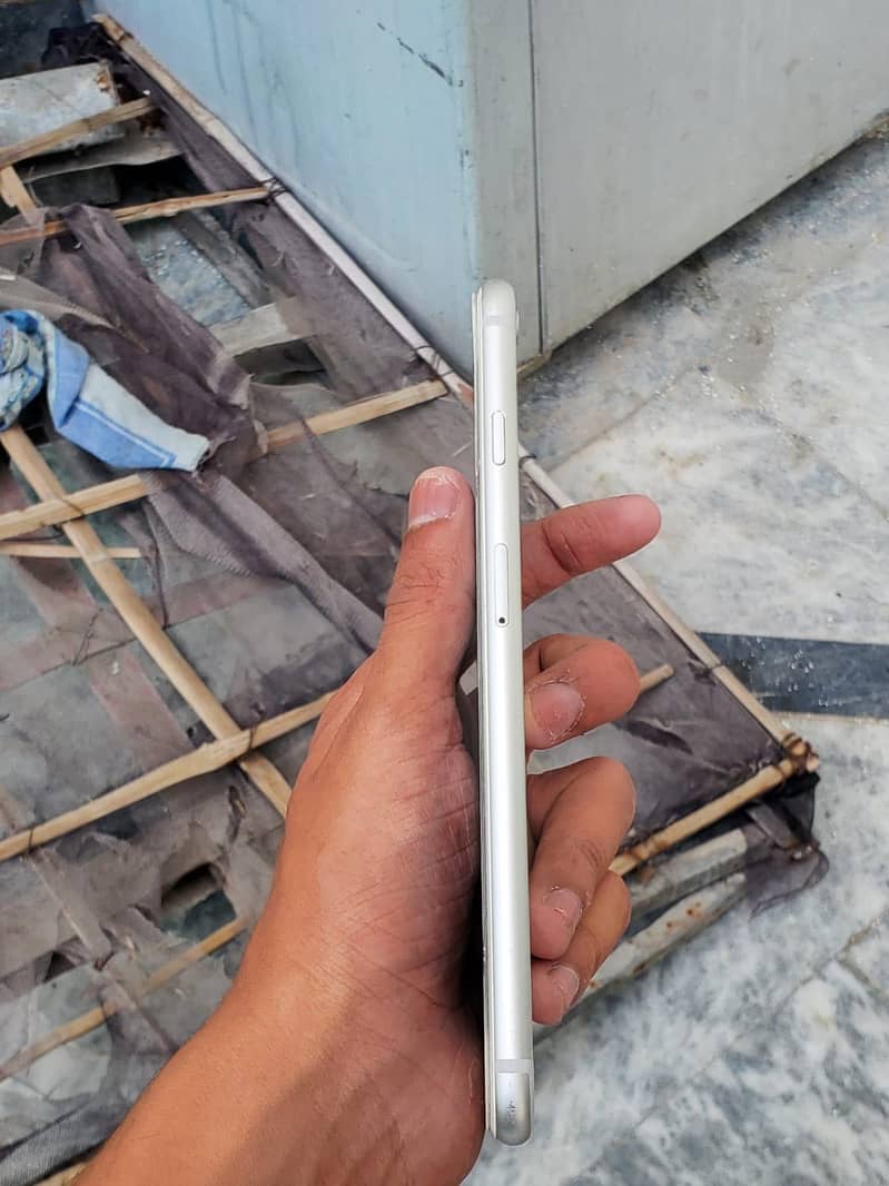 Apple iPhone 6 Plus 4
