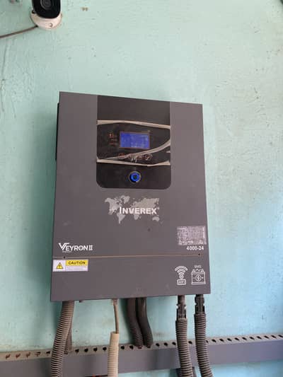 Inverex Veyron 4kw Jinko 585 x8 Zing 24v 200ah Complete System