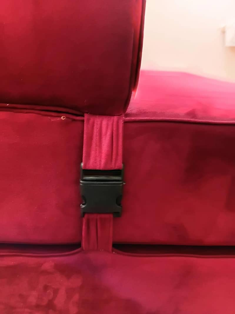 sofa come bed 10/10 condition 0