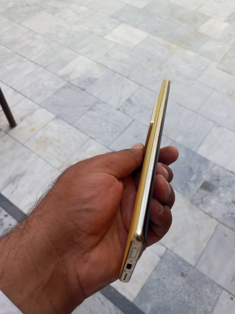 Infinix Note 40 Pro 0
