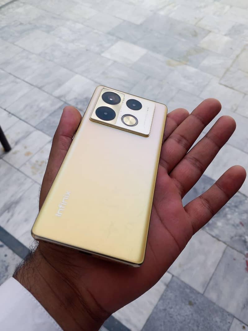 Infinix Note 40 Pro 5