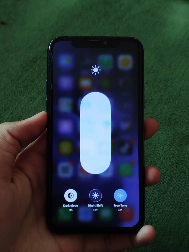 iPhone 11 Pro 4