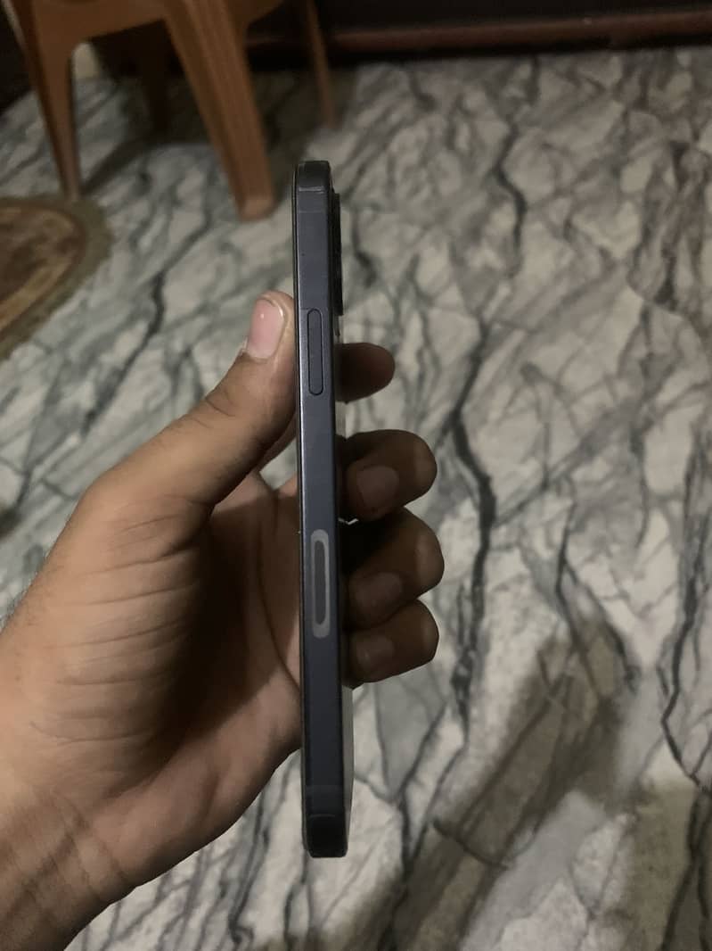 Apple iPhone 12 1