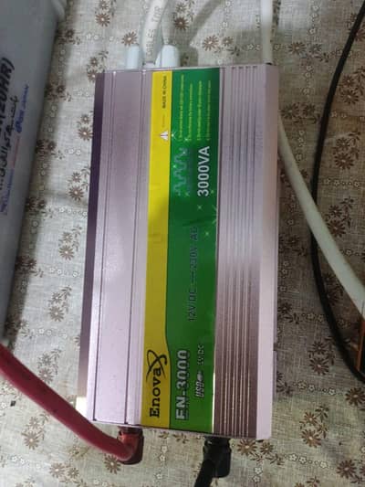 Solar inverter with battery charger
