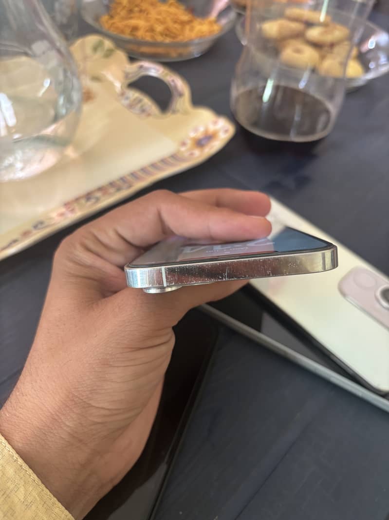 Apple iPhone 12 Pro Max 4