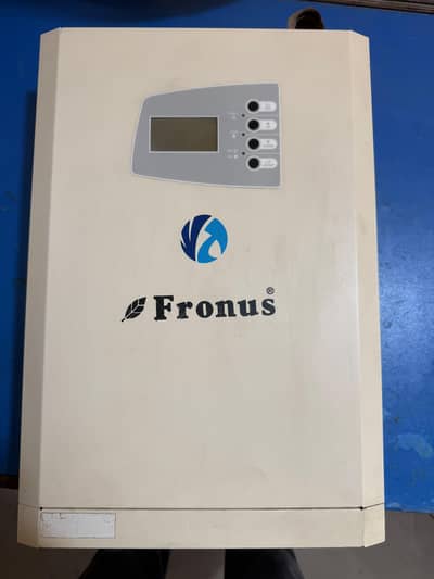 ups and 2 tubuler batteries  available in good condition 4000W