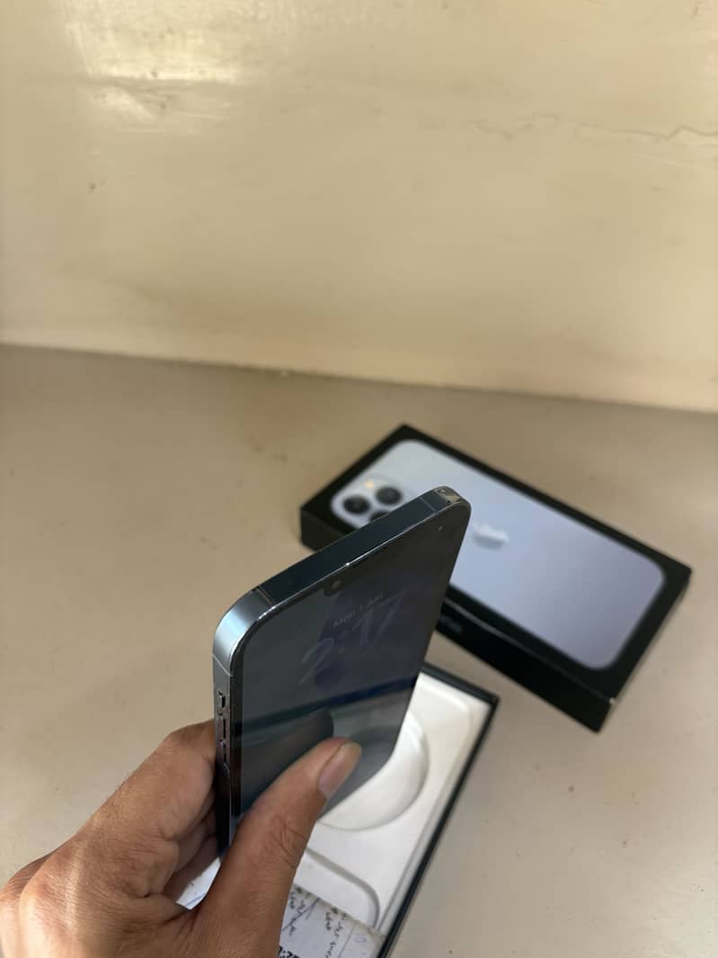 iPhone 13 Pro Max 4