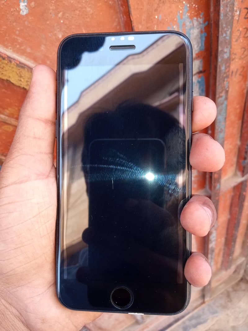 Apple iPhone SE 8