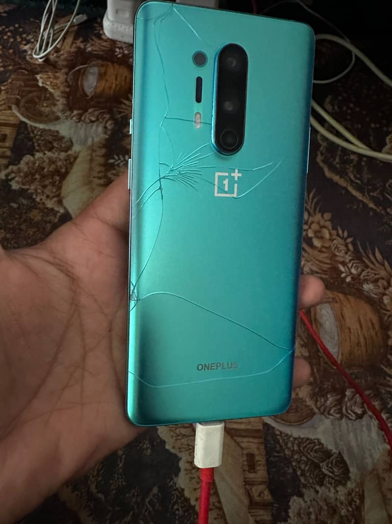 One Plus 8 Pro lines 6