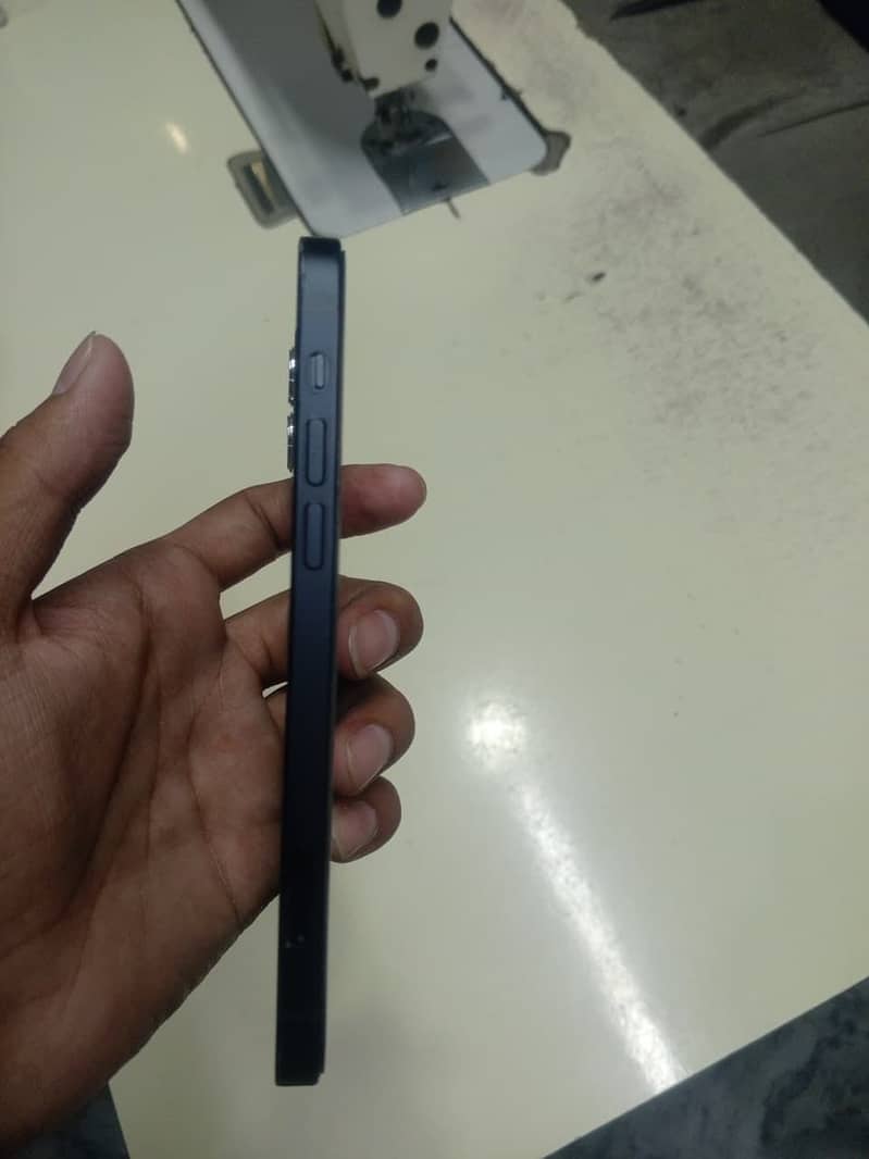 Iphone 12 4