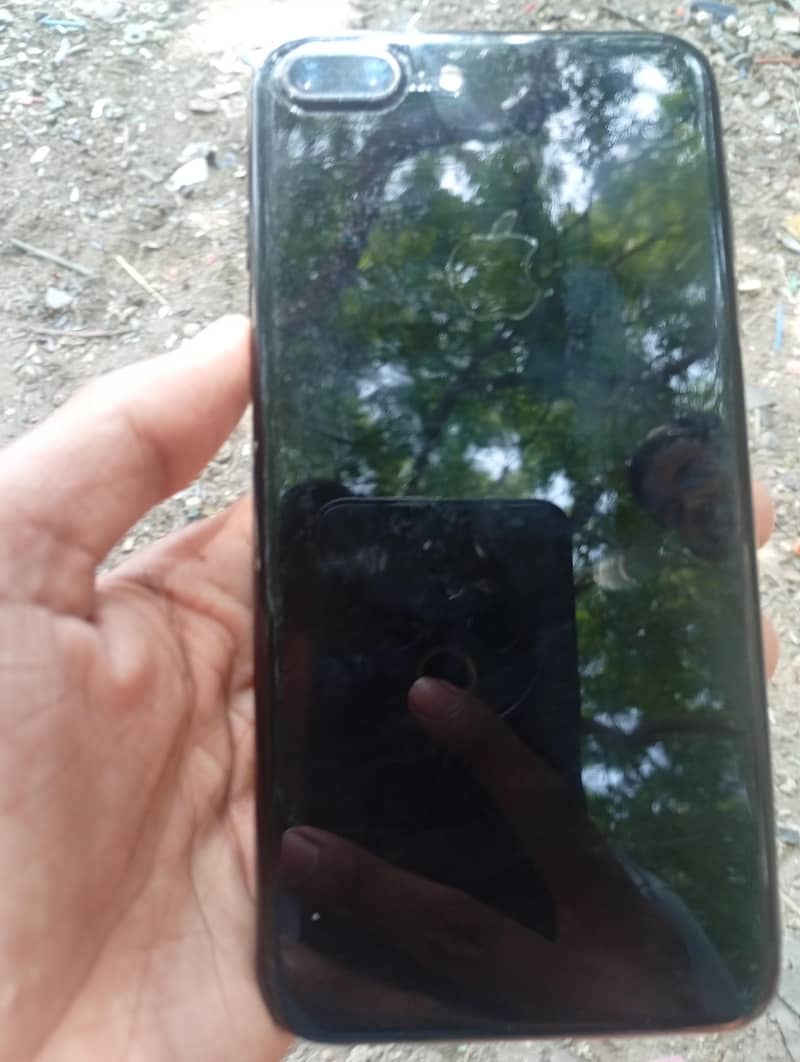 Apple iPhone 7 Plus 0