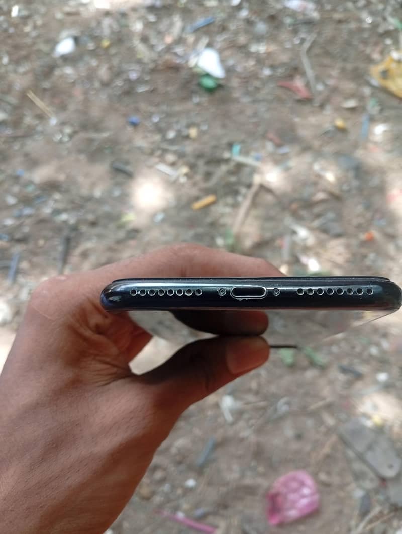 Apple iPhone 7 Plus 4
