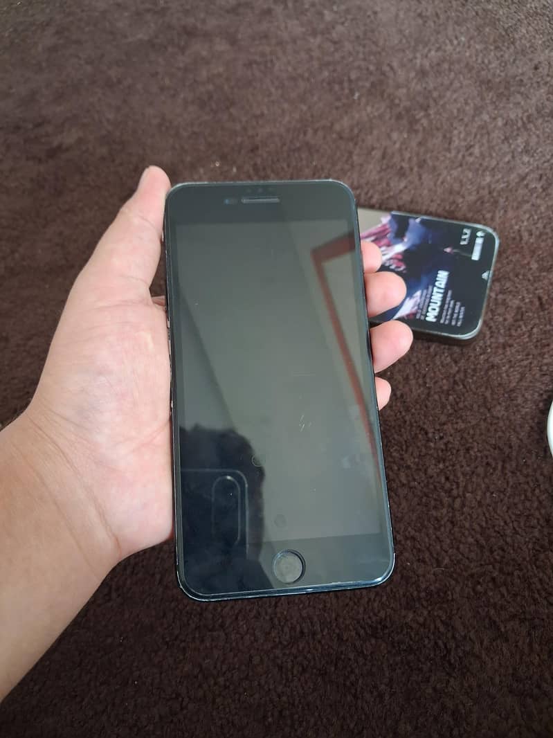 Apple iPhone 7 Plus 2