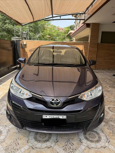 Toyota Yaris ativ 1.5 2020 (Total genuine )