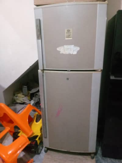 dowlance medium fridge condition normal