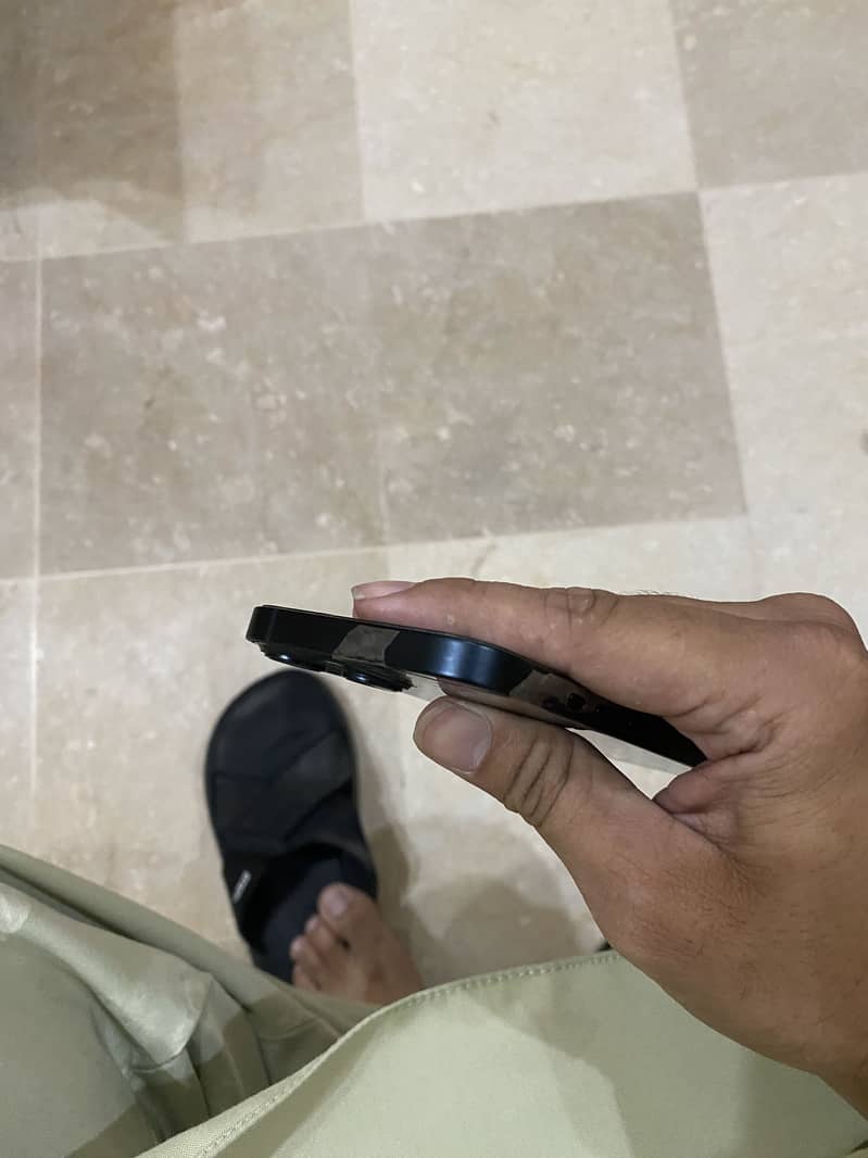 Apple iPhone 13 4