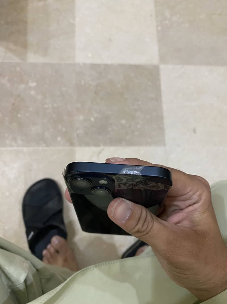Apple iPhone 13 6
