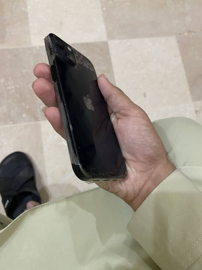 Apple iPhone 13 7