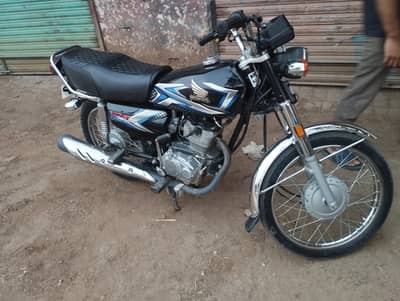 honda 125 all ok urgent sell read add