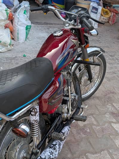 22 model 125 ( 03447485565 ) Whatsapp number