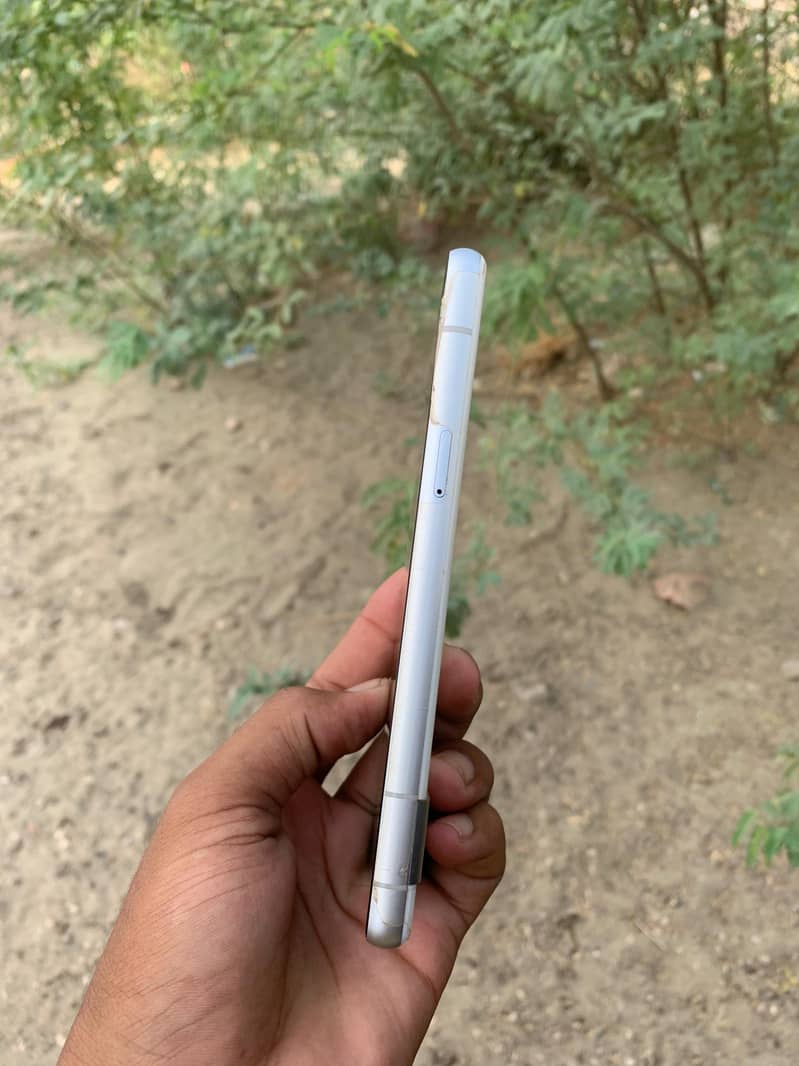 Google Pixel 7a 4