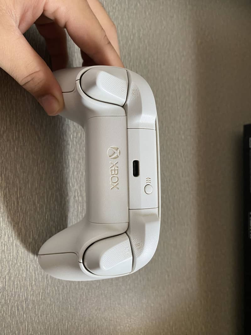 Original Xbox series S controller 2