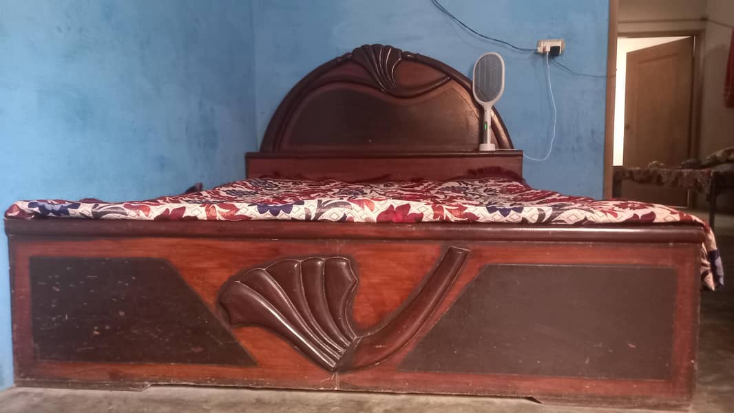 Double Bed and Dressing Table 0
