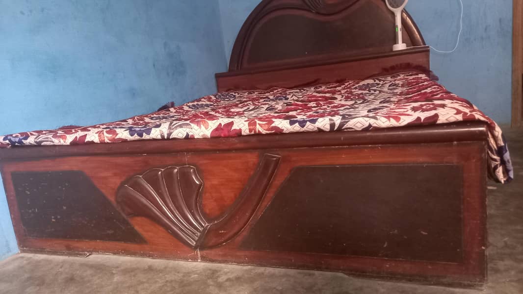 Double Bed and Dressing Table 5