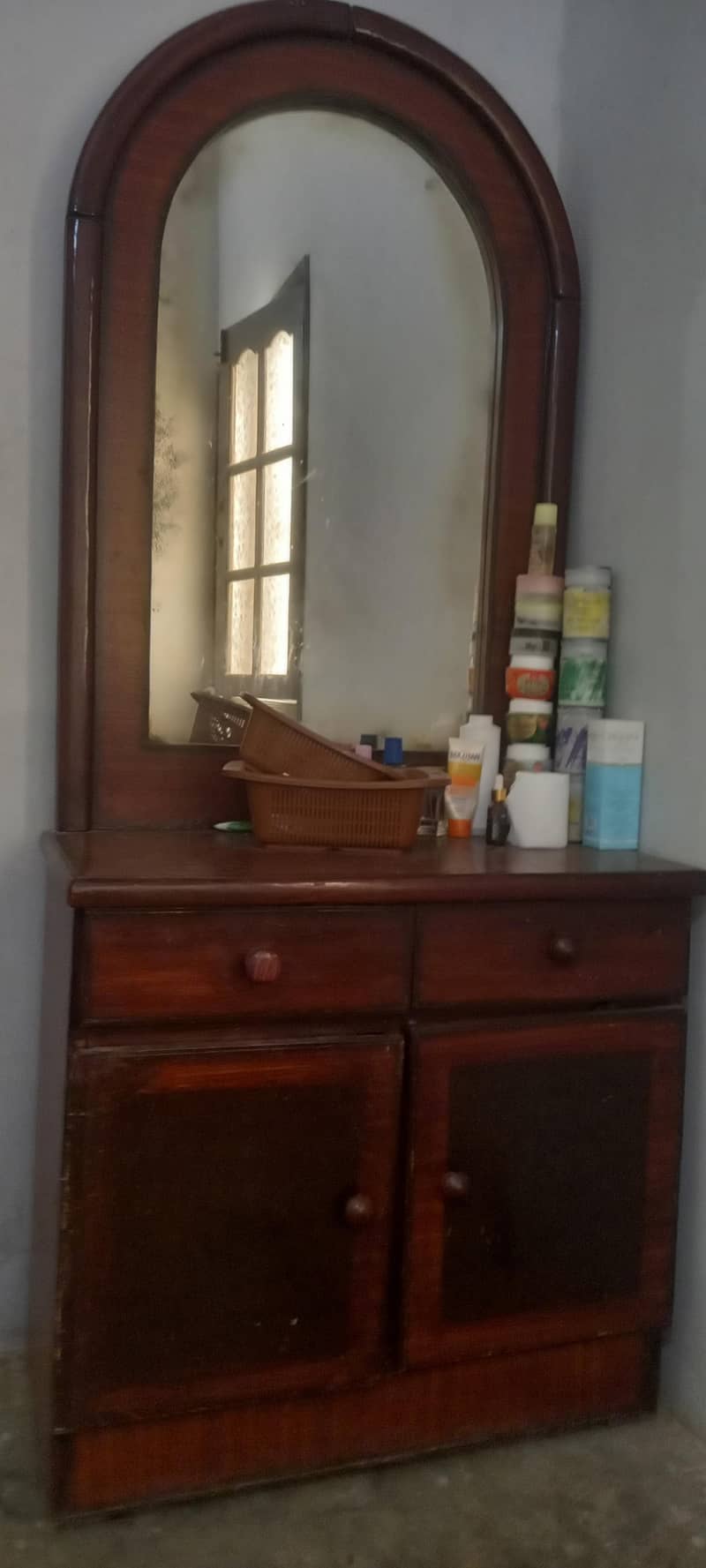 Double Bed and Dressing Table 6