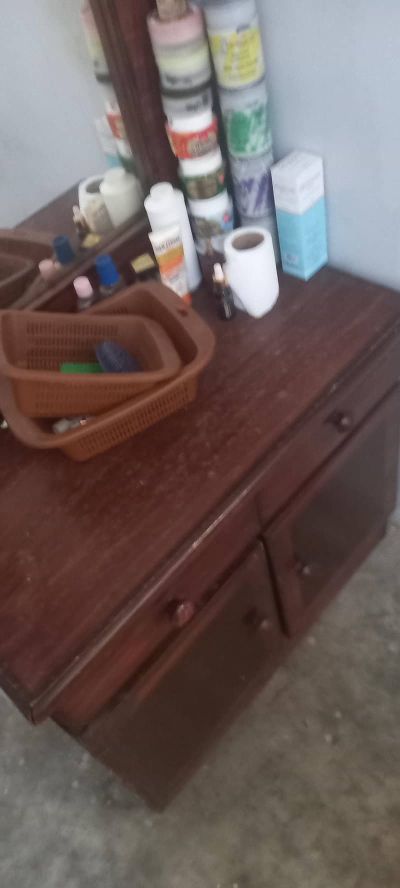 Double Bed and Dressing Table 7