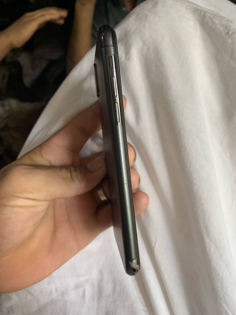iPhone XS 7