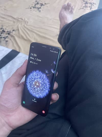 Samsung Mobile S9 Plus edge