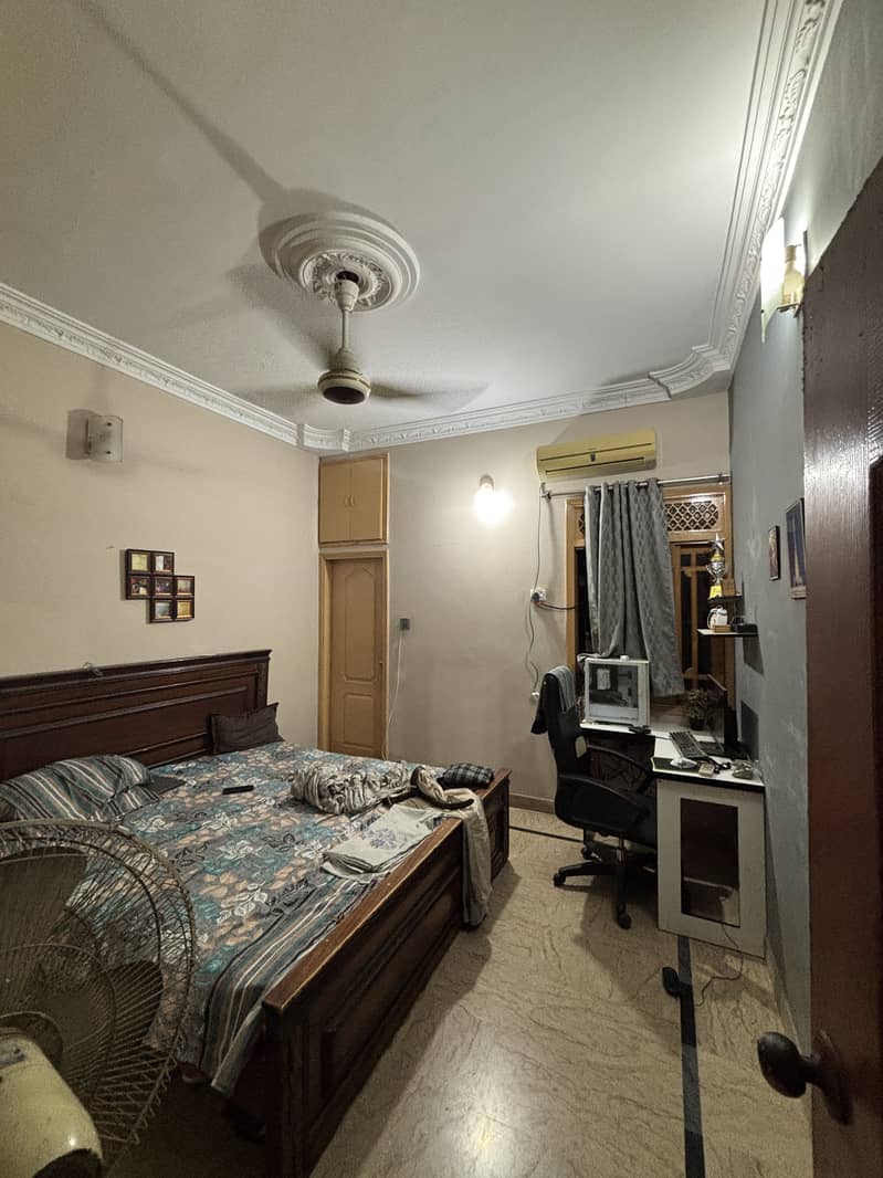 King size bed 1