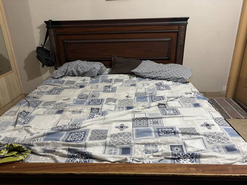 King size bed 2