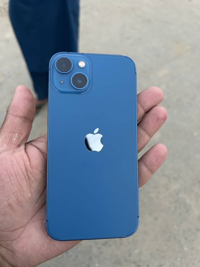 Apple iPhone 13 0