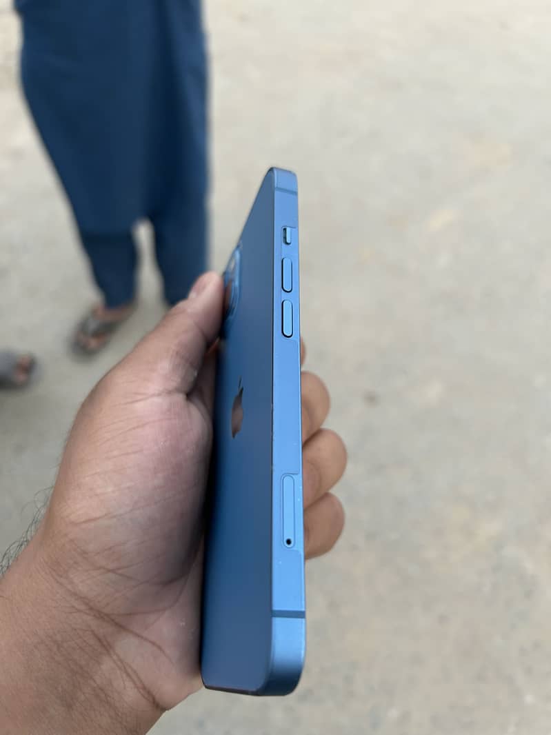 Apple iPhone 13 3