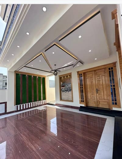 13 Marla Corner House In Top City