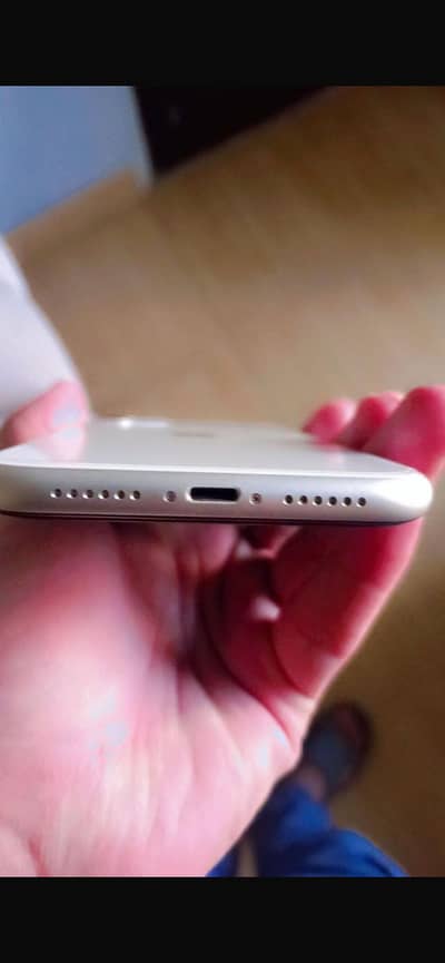 iPhone 11 jv 99% battery health