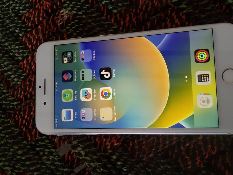 Apple iPhone 8 Plus 0