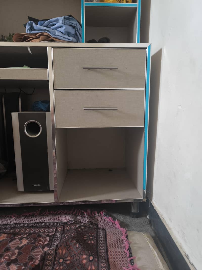 computer table 3
