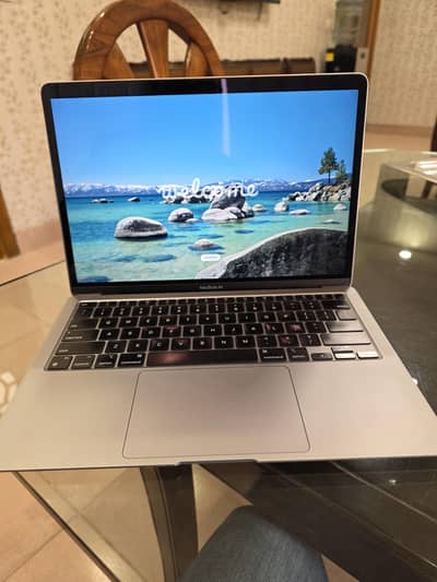 Mac book M1 2020 8/256 13"