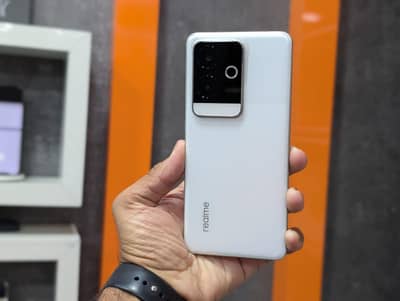 Realme GT 6