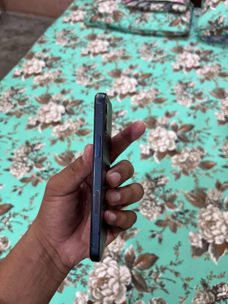 iPhone 12 2