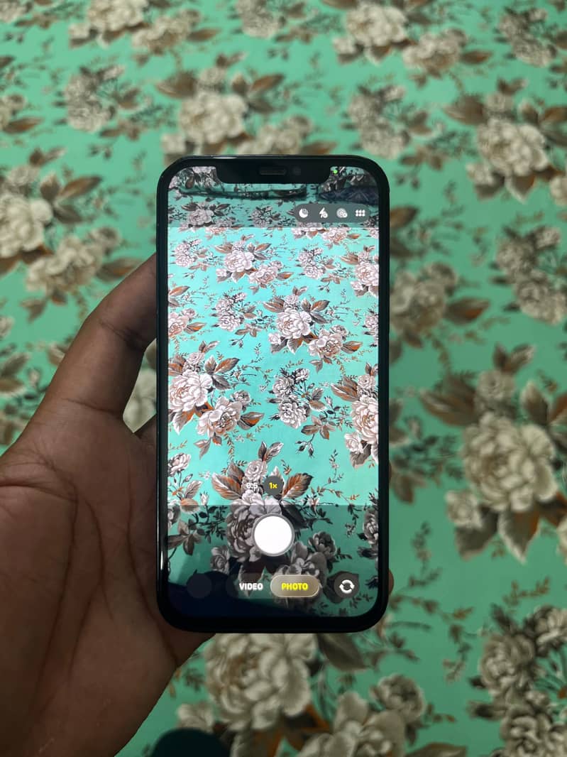 iPhone 12 8