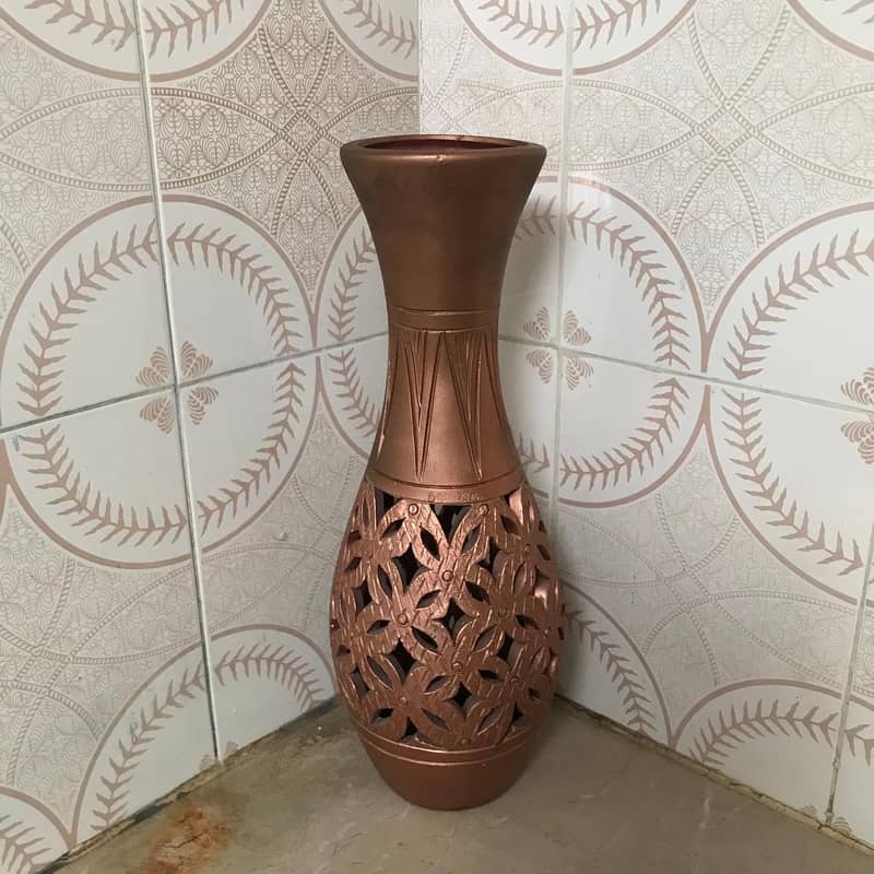 decor vase 0