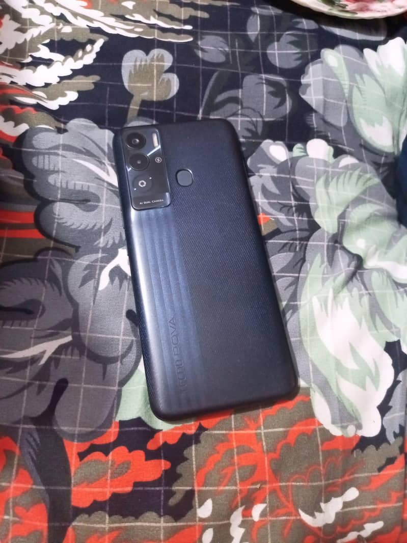 Tecno Pova 4
