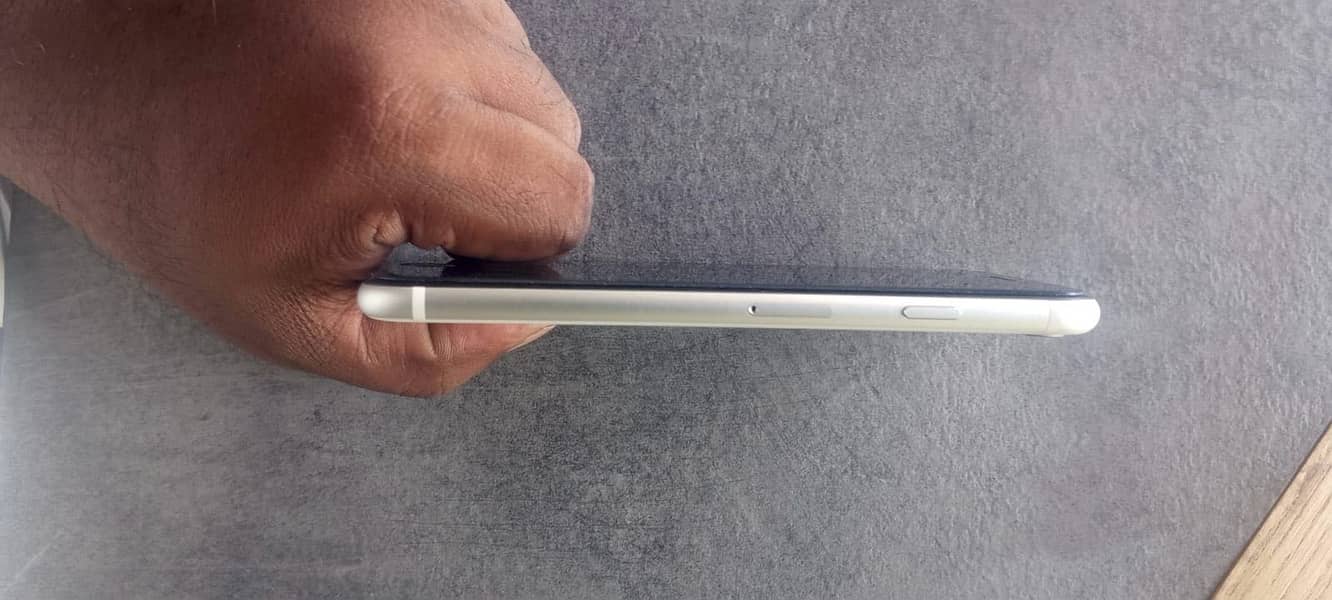 iPhone 2n generation 3